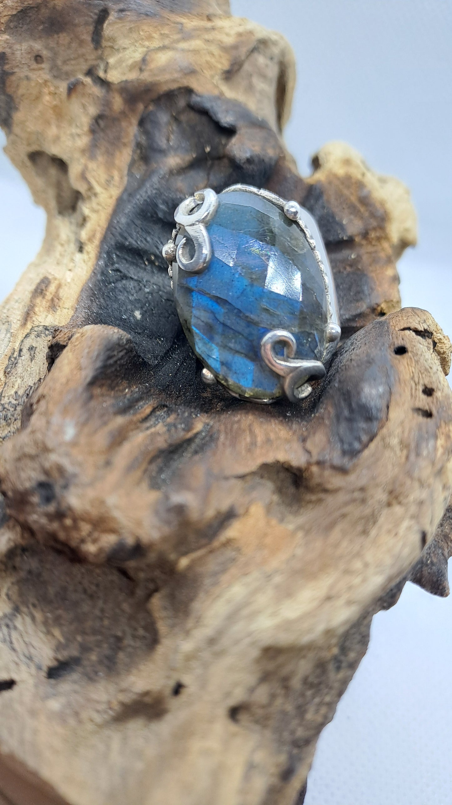 Anello con Labradorite