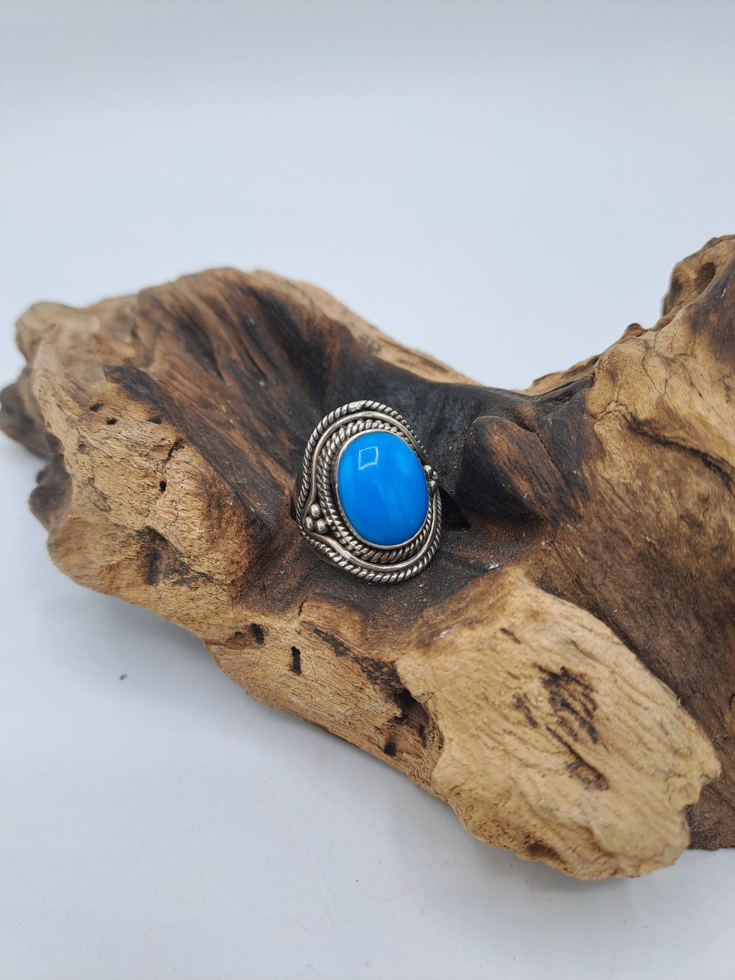 Anello con Turchese castone "a corda"