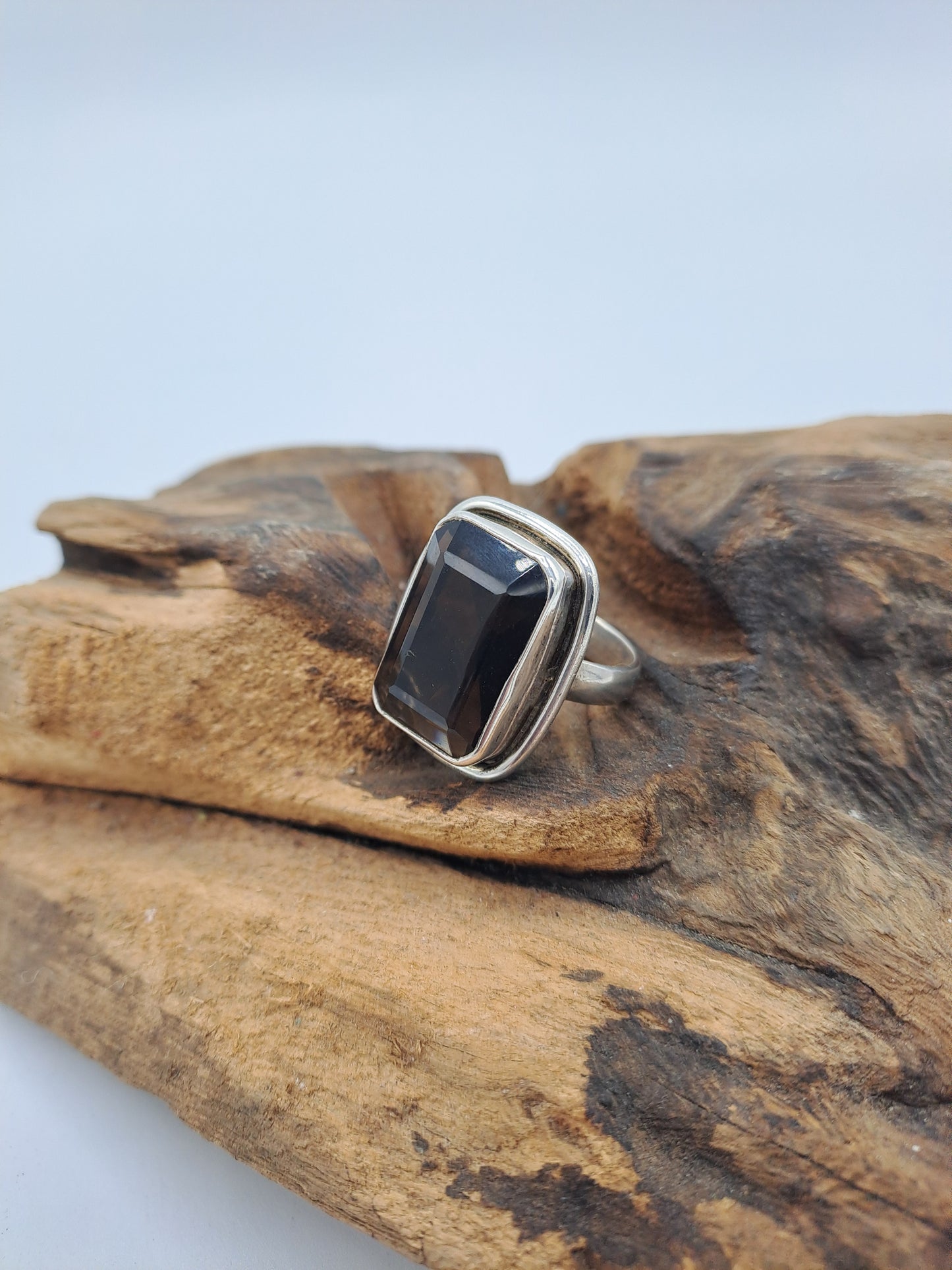 Anello con Quarzo Fumè sfaccettato