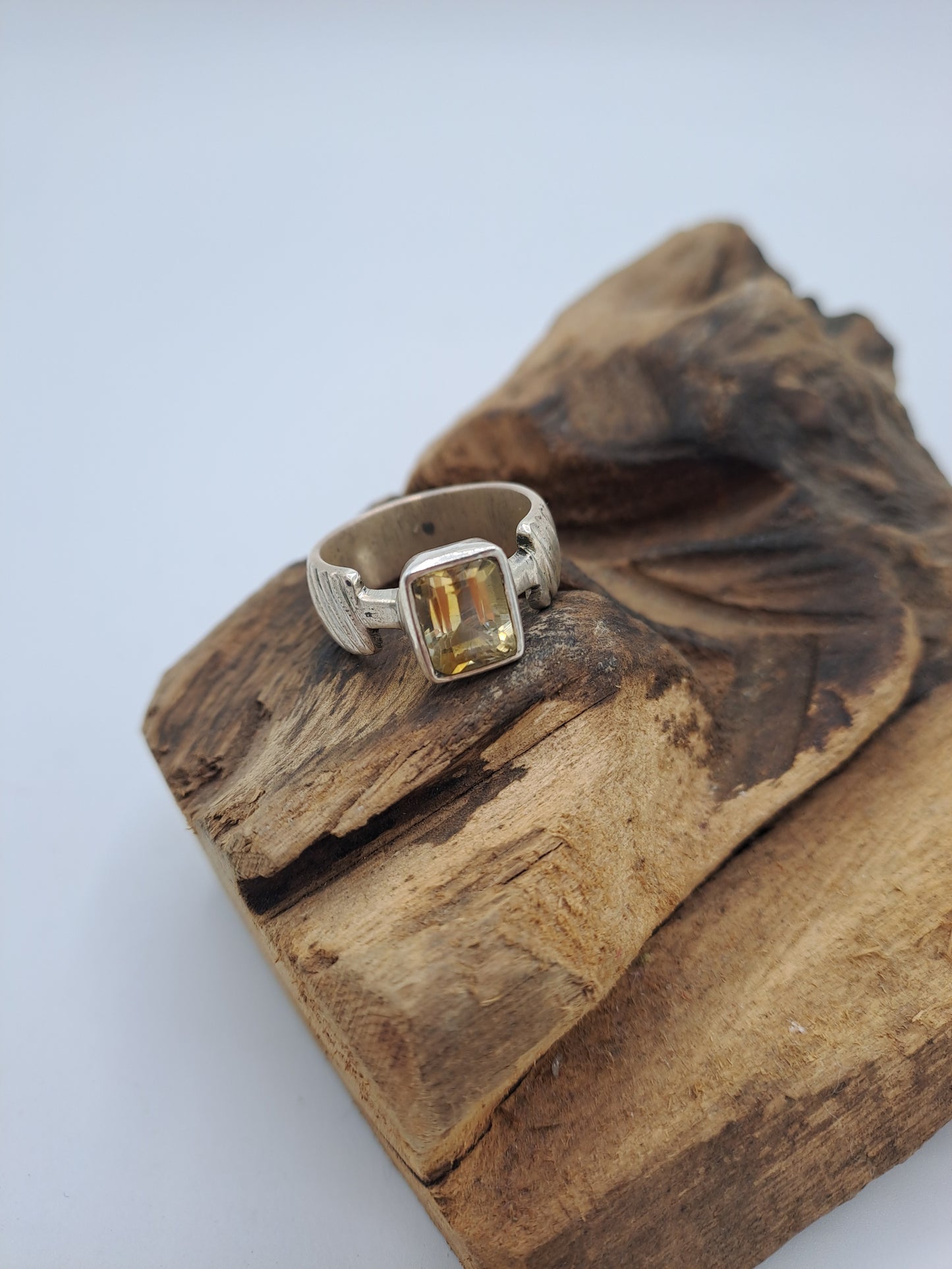 Anello con solitario Lemon Quartz