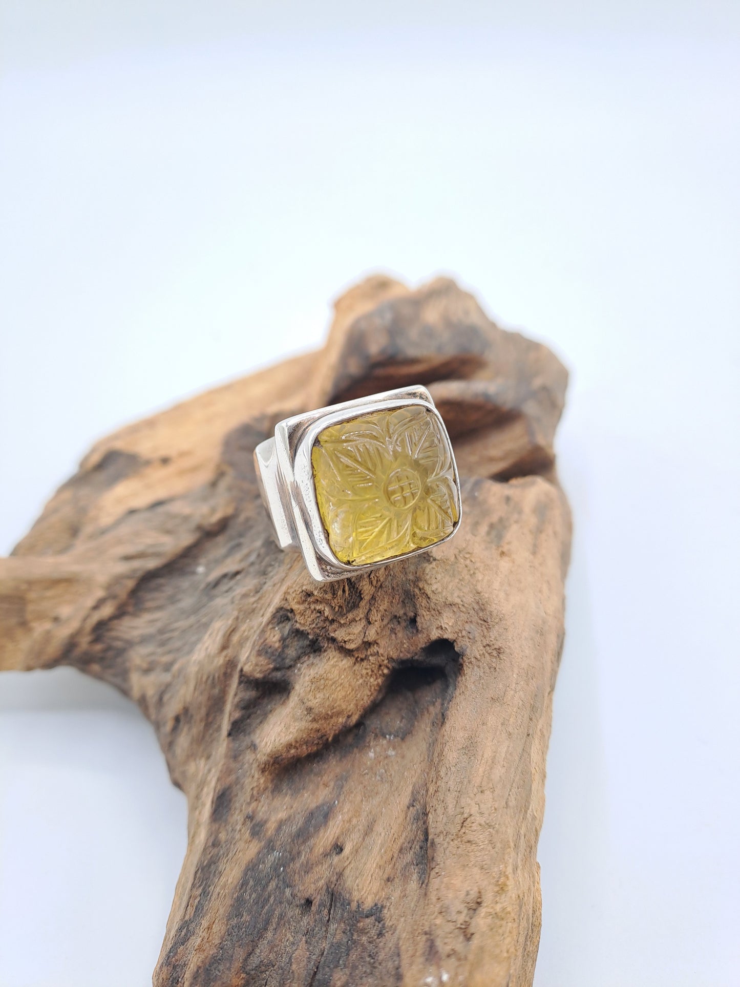 Anello Lemon Quartz inciso