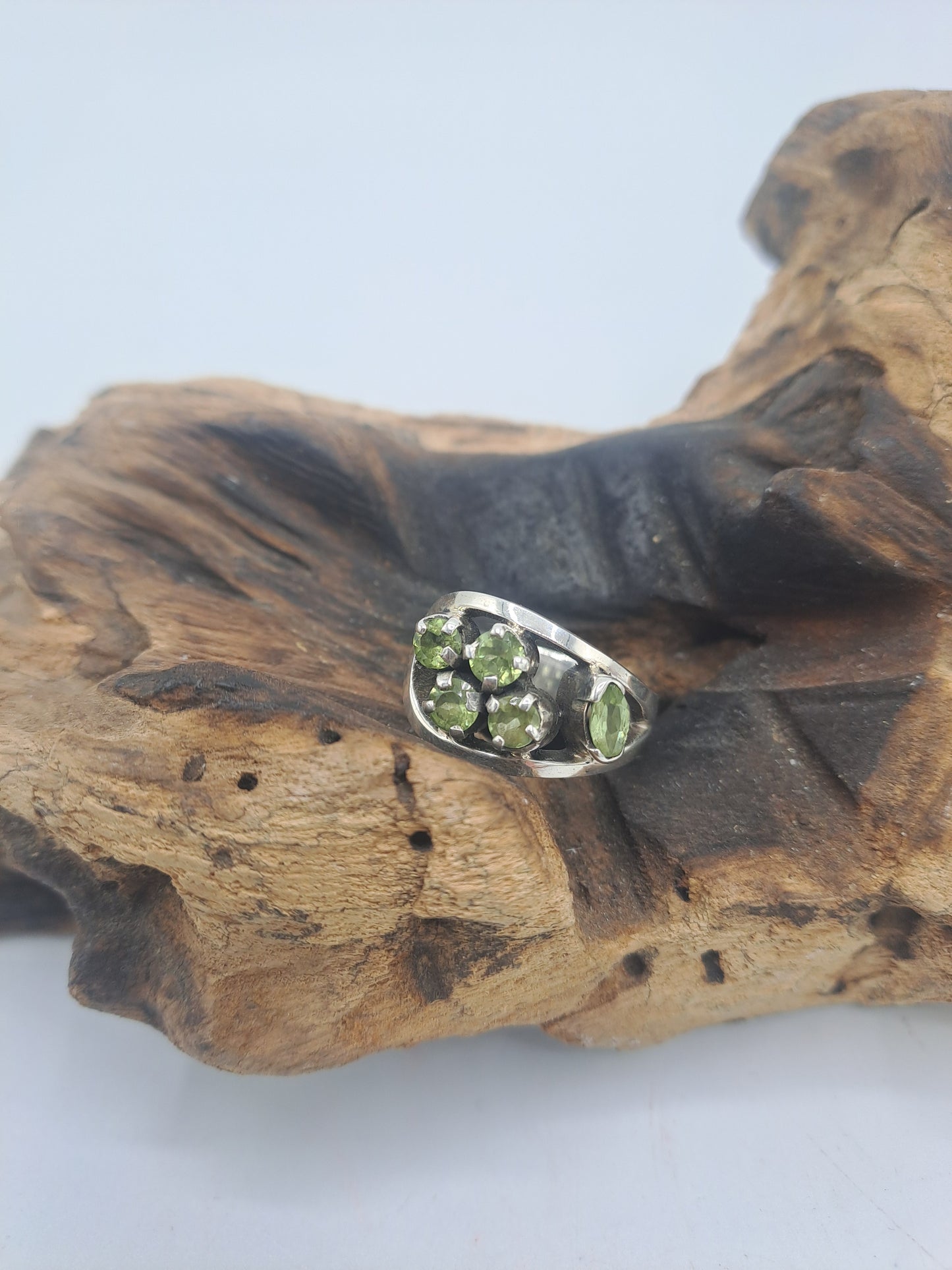 Anello Peridot asimmetrico