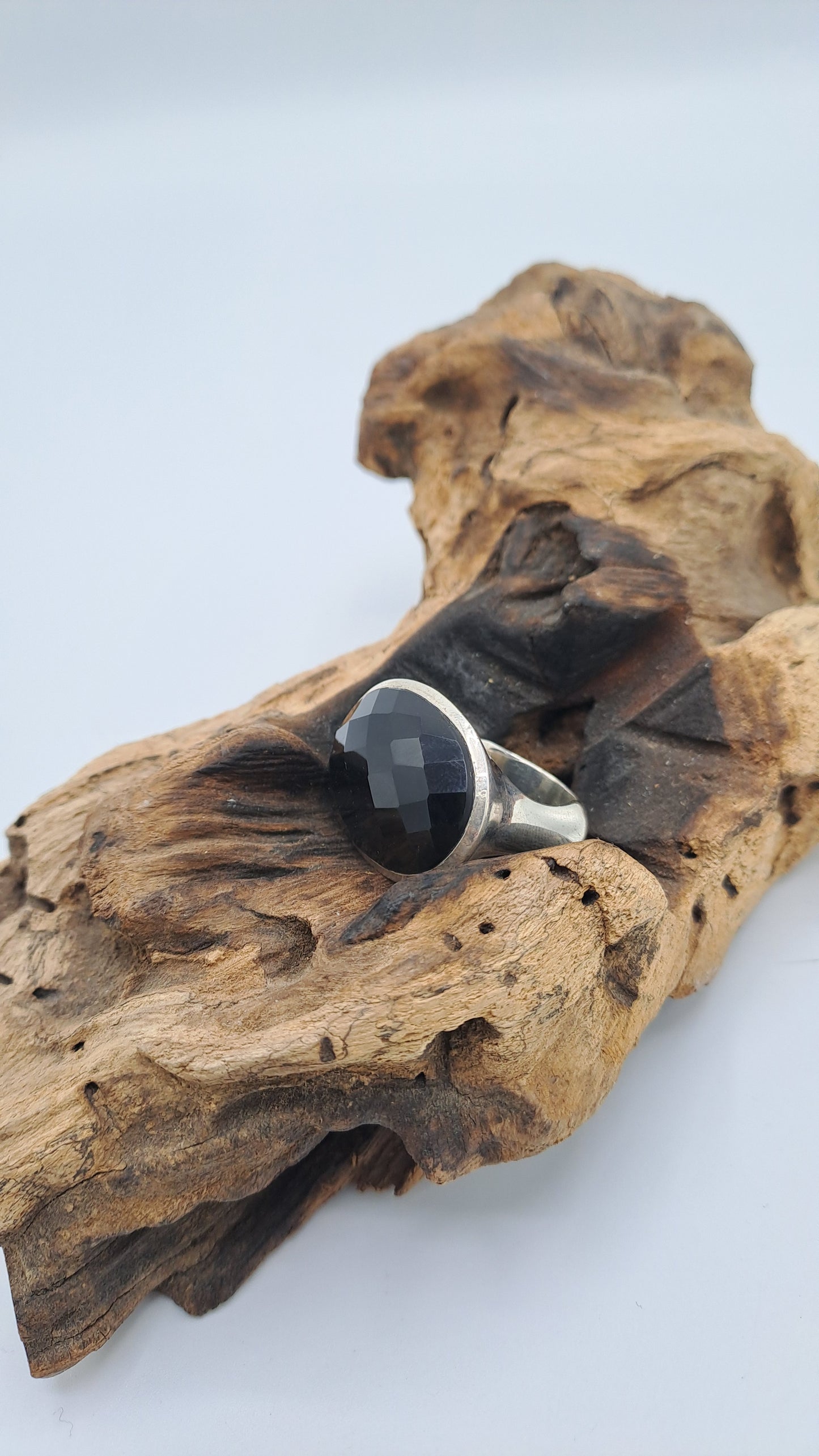 Anello solitario "East-West"