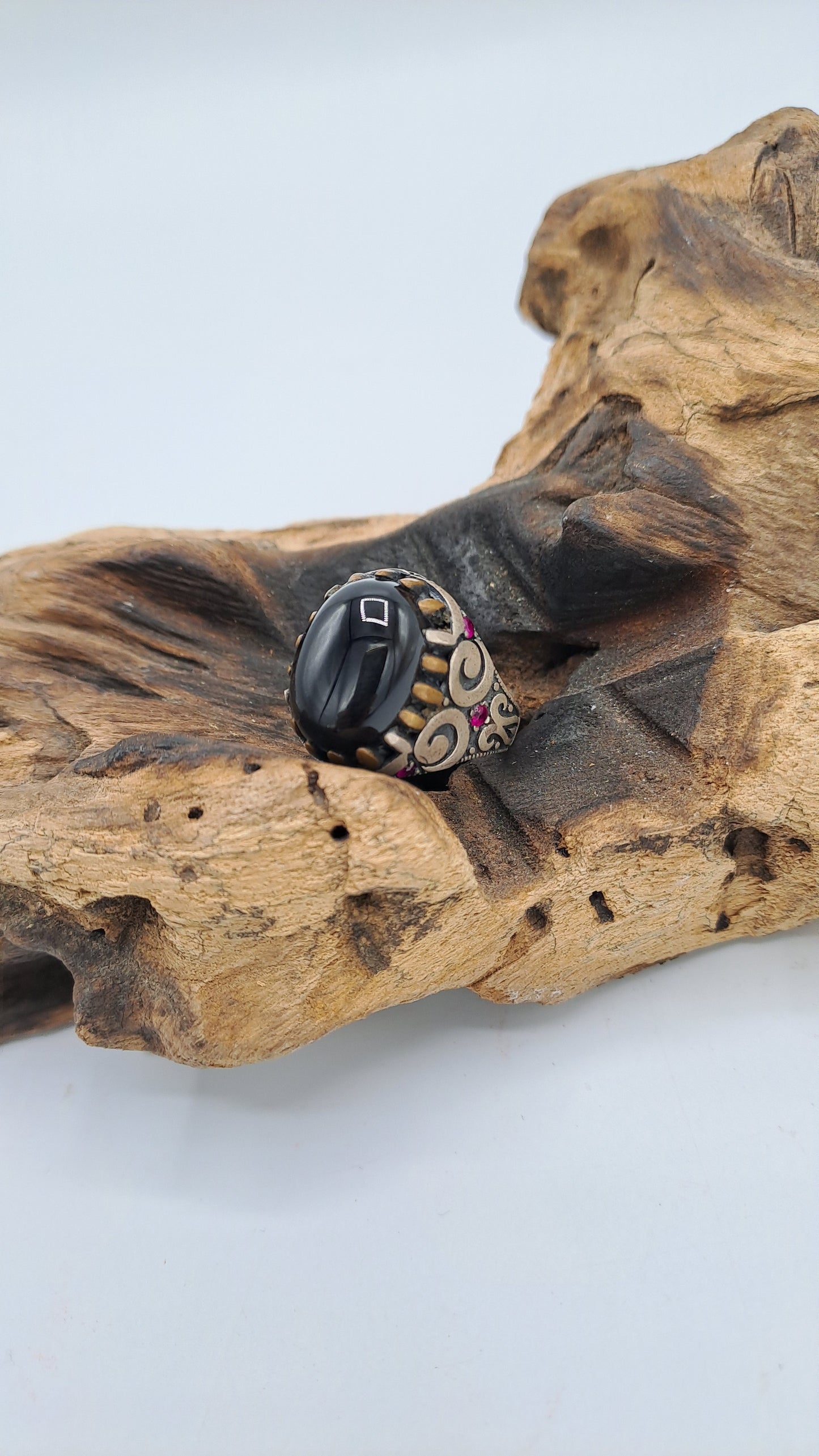 Anello Turco con Onice e Radici di Rubino