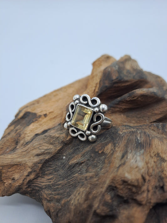 Anello indiano quadrato