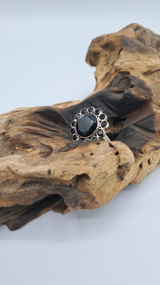 Anello Antique Halo con Onice Nero